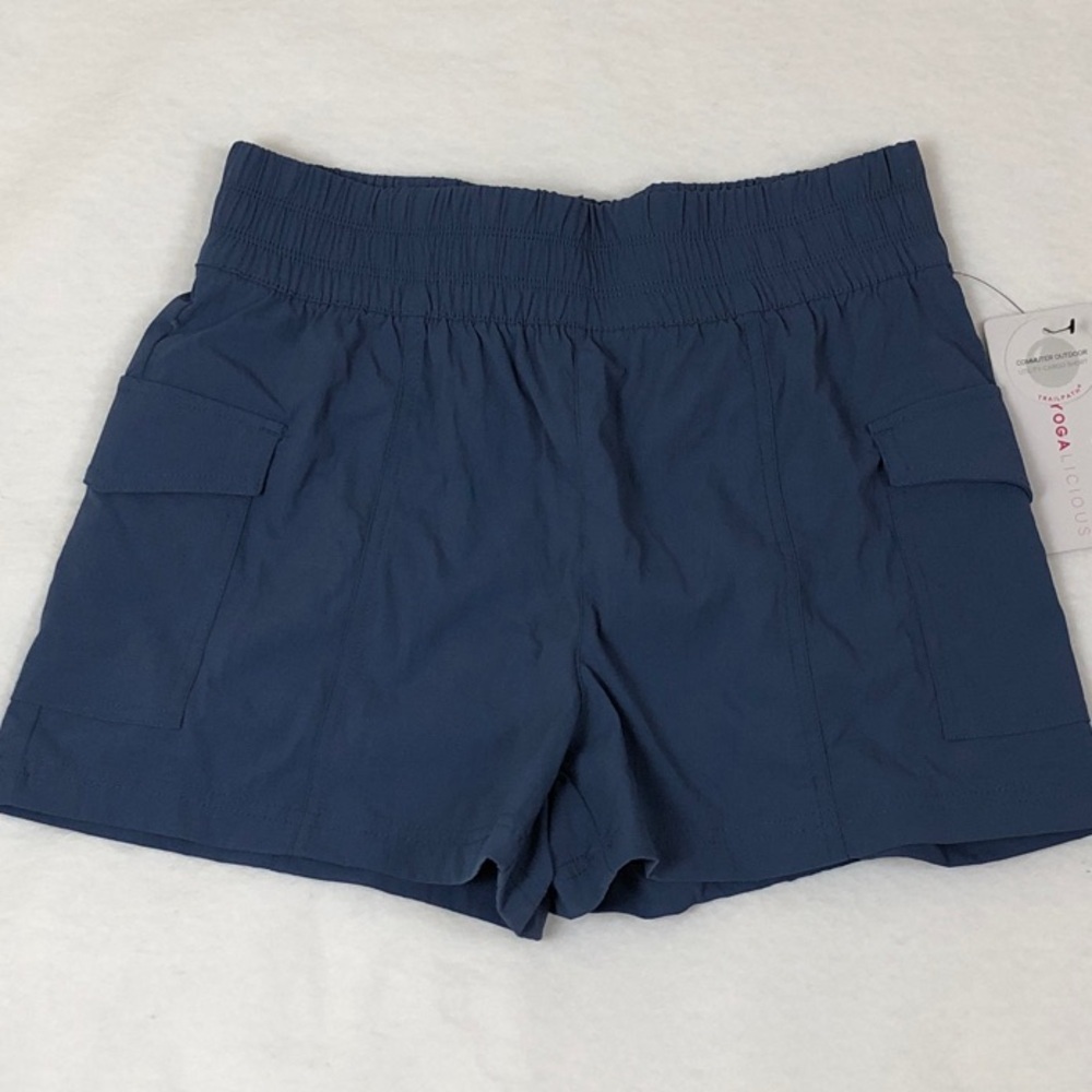 NWT Yogalicious Blue Cargo Active Shorts Pockets Wide Elastic Waist Sz S (A2)